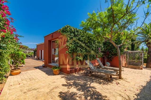 Image No.5-7 Bed Villa for sale