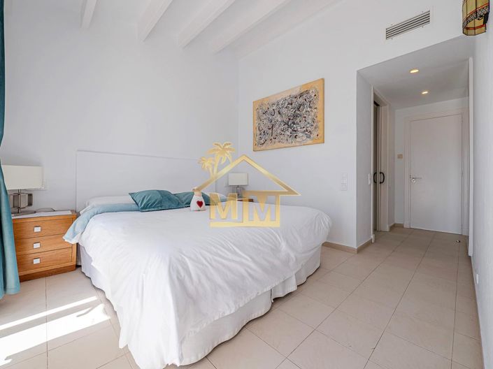 Image No.17-8 Bed Villa for sale