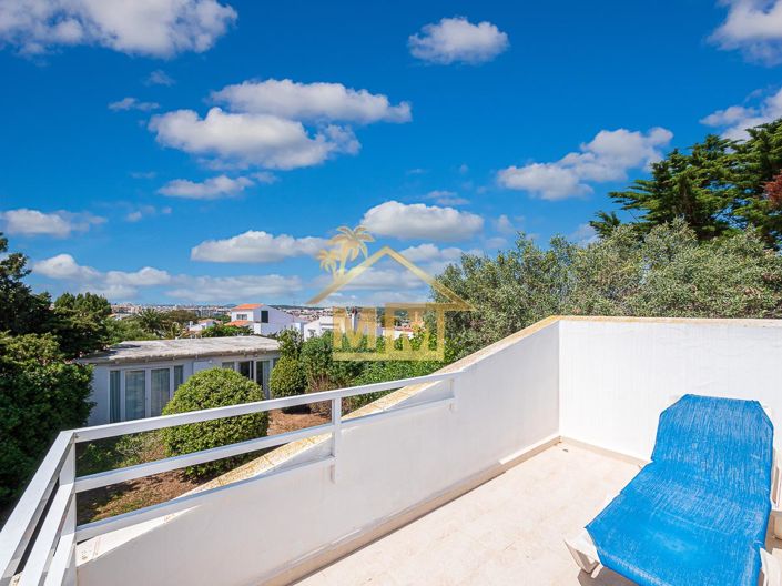 Image No.2-8 Bed Villa for sale