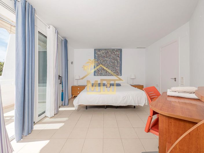 Image No.22-8 Bed Villa for sale