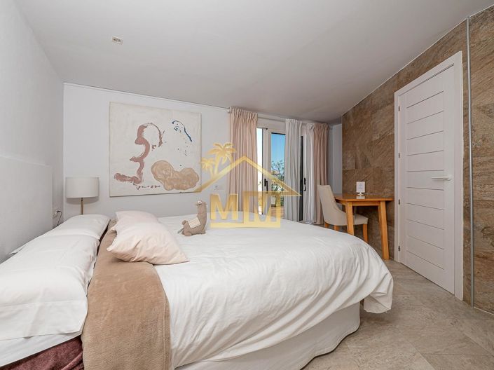 Image No.26-8 Bed Villa for sale