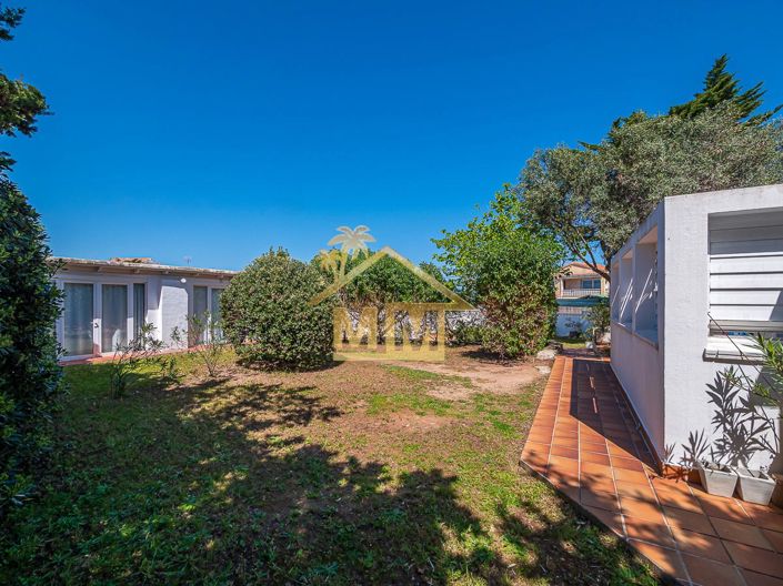 Image No.8-8 Bed Villa for sale