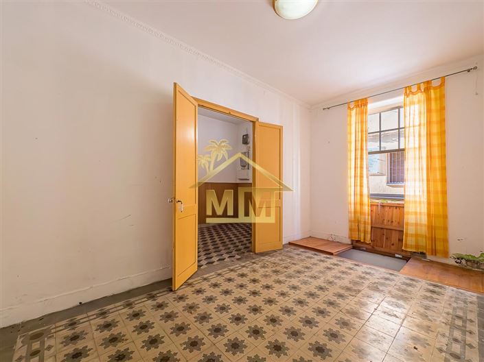 Image No.2-6 Bed Townhouse for sale