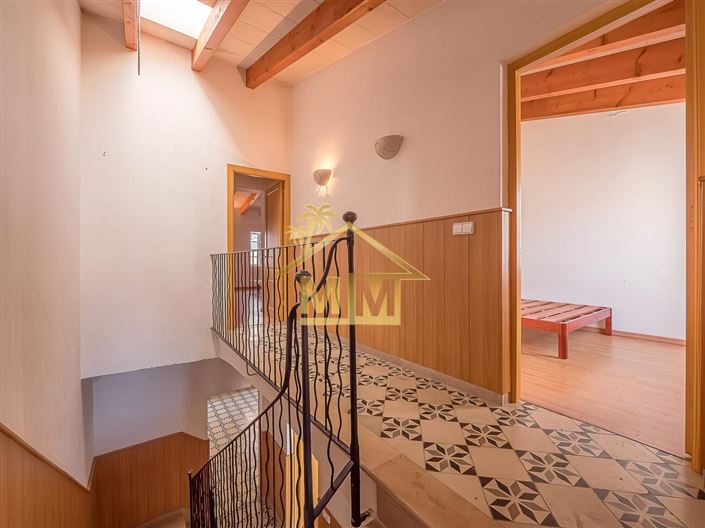 Image No.22-6 Bed Townhouse for sale