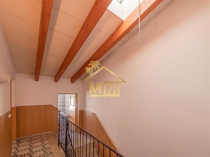 Image No.26-6 Bed Townhouse for sale