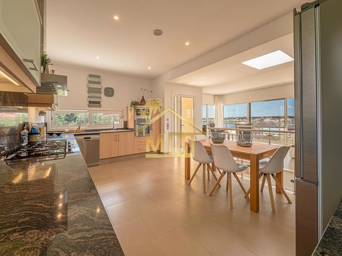 Image No.14-5 Bed Villa for sale