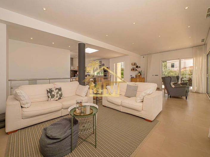 Image No.18-5 Bed Villa for sale