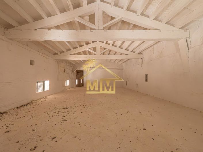 Image No.12-8 Bed House for sale