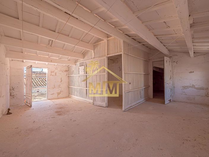 Image No.16-8 Bed House for sale