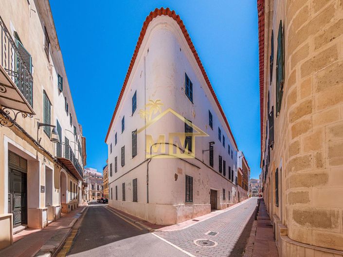 Image No.24-8 Bed House for sale