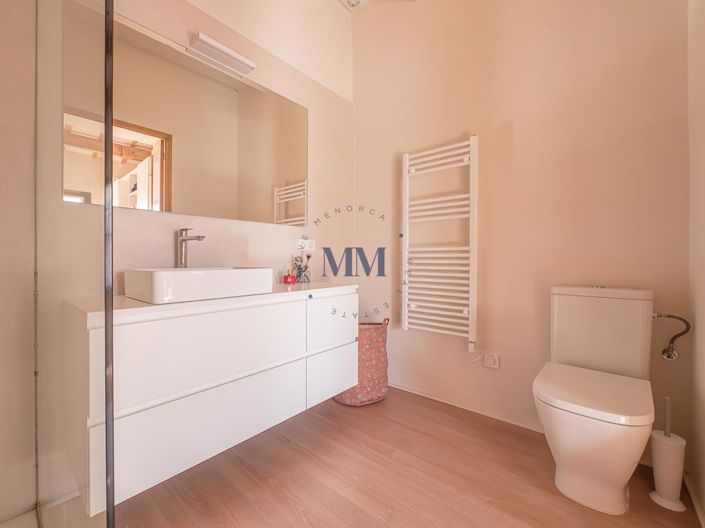 Image No.22-4 Bed Townhouse for sale