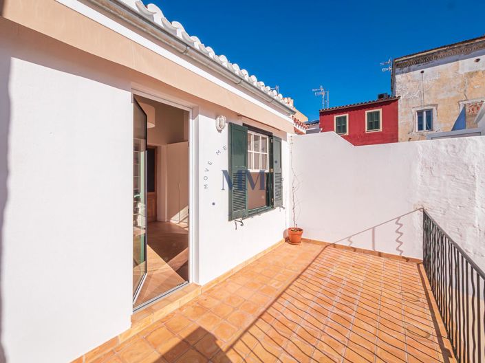 Image No.25-4 Bed Townhouse for sale