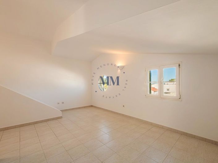 Image No.23-3 Bed Property for sale