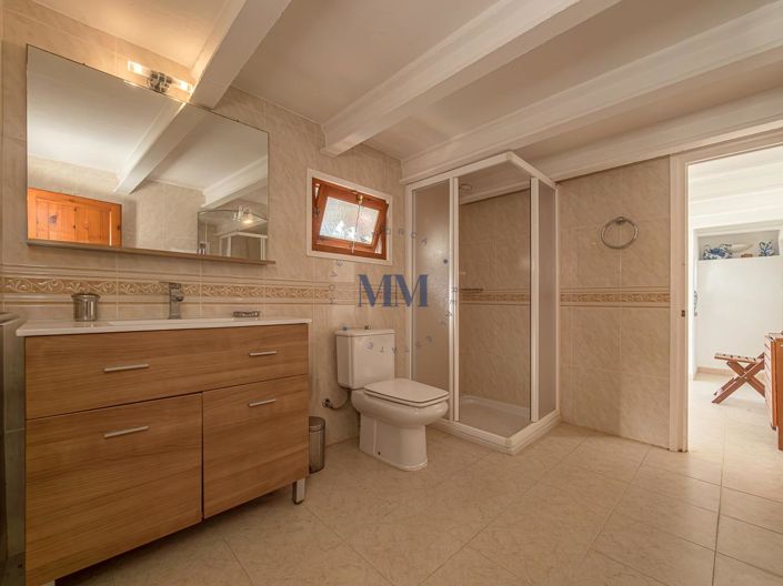 Image No.25-3 Bed House for sale