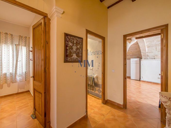 Image No.12-6 Bed Townhouse for sale