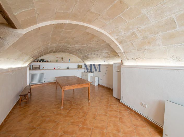 Image No.16-6 Bed Townhouse for sale