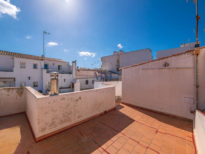 Image No.23-6 Bed Townhouse for sale