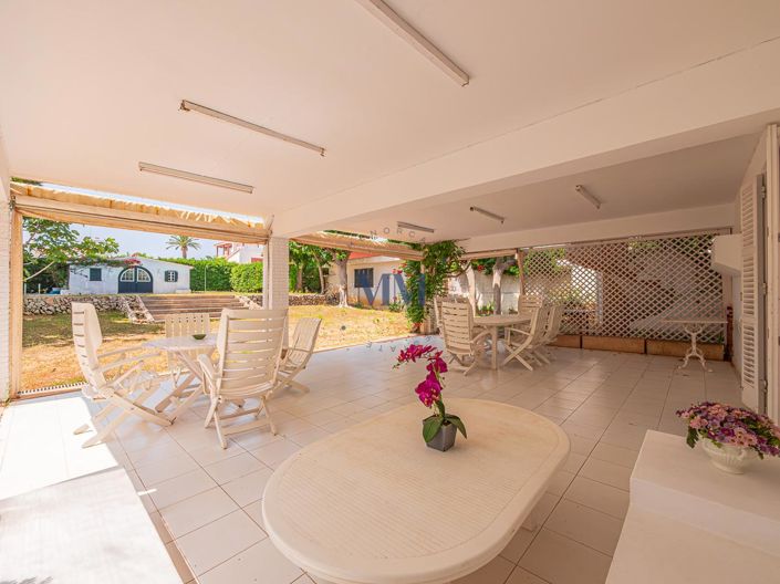 Image No.3-4 Bed House for sale