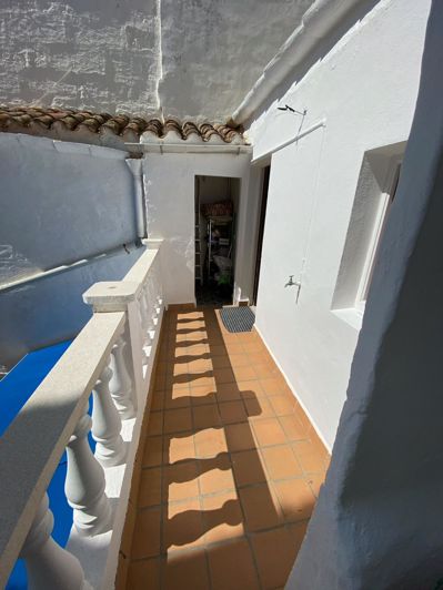 Image No.12-3 Bed Townhouse for sale