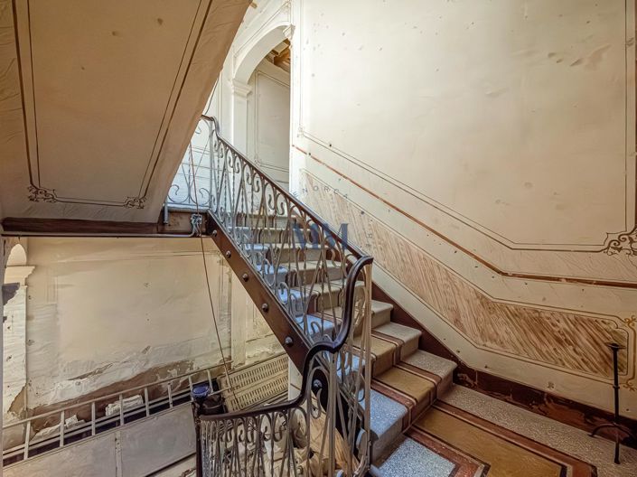 Image No.12-6 Bed Townhouse for sale