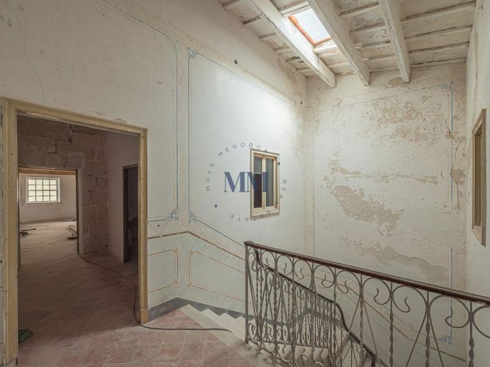 Image No.28-6 Bed Townhouse for sale