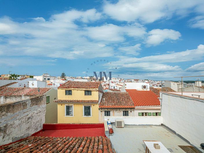 Image No.32-6 Bed Townhouse for sale