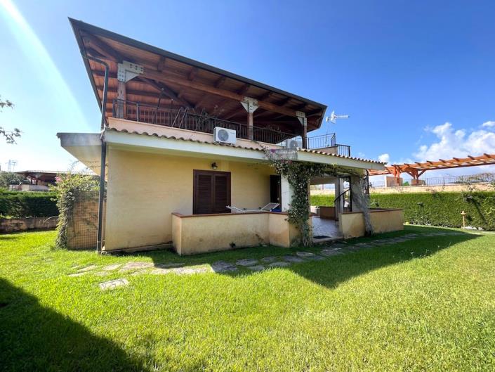 Image No.3-2 Bed Semi-Detached for sale