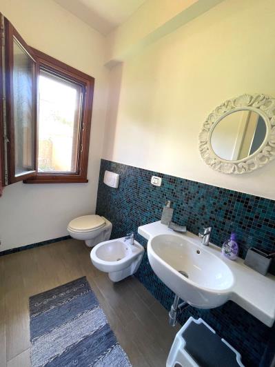 Image No.17-2 Bed Semi-Detached for sale