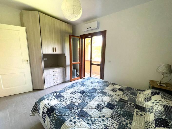 Image No.18-2 Bed Semi-Detached for sale