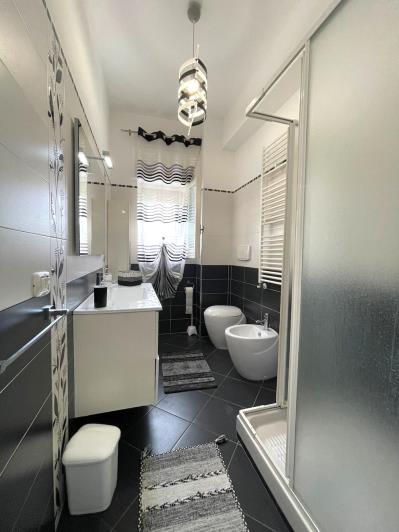 Image No.36-2 Bed Apartment for sale