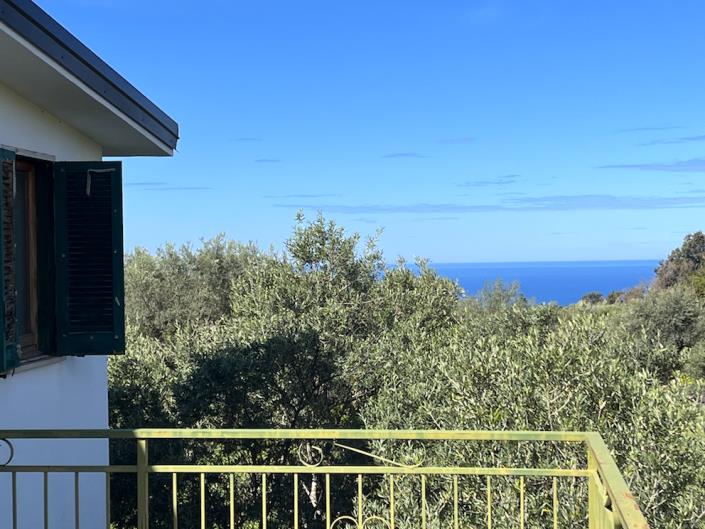 Image No.10-2 Bed Villa / Detached for sale