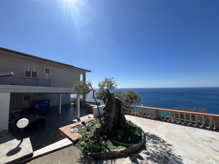 Image No.9-4 Bed Villa for sale