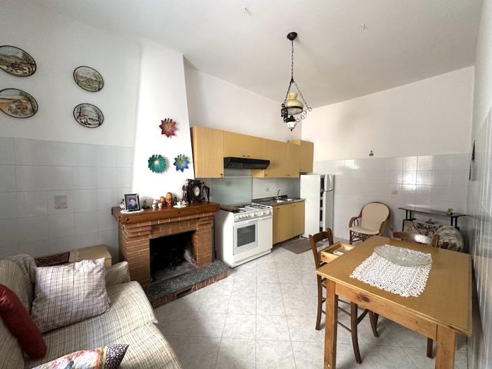 Image No.8-2 Bed House for sale