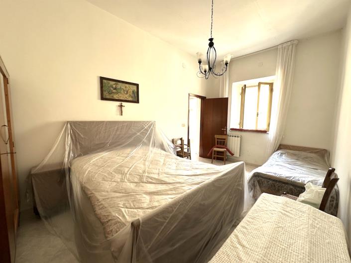 Image No.22-2 Bed House for sale