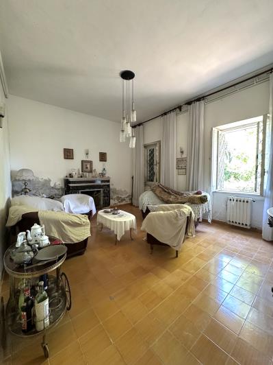 Image No.35-4 Bed Villa / Detached for sale