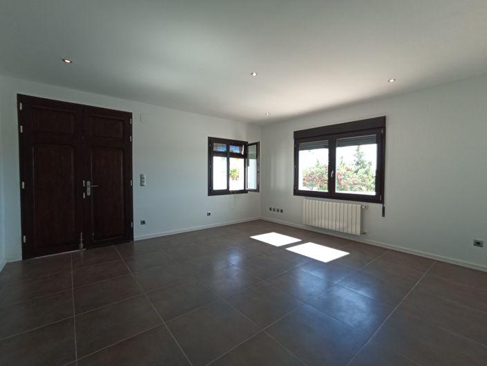 Image No.6-3 Bed Villa for sale