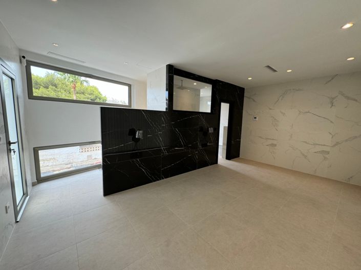 Image No.21-4 Bed Villa for sale