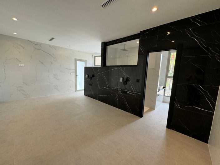 Image No.22-4 Bed Villa for sale