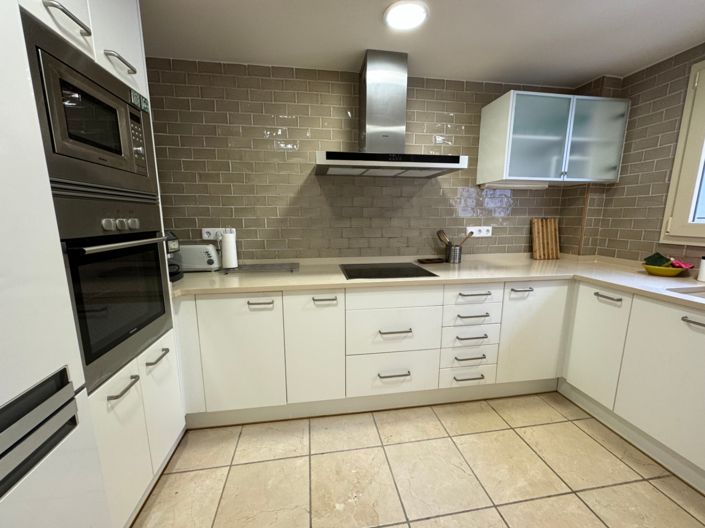 Image No.12-3 Bed Apartment for sale