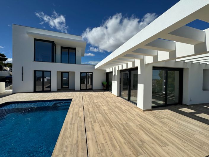 Image No.2-3 Bed Villa for sale