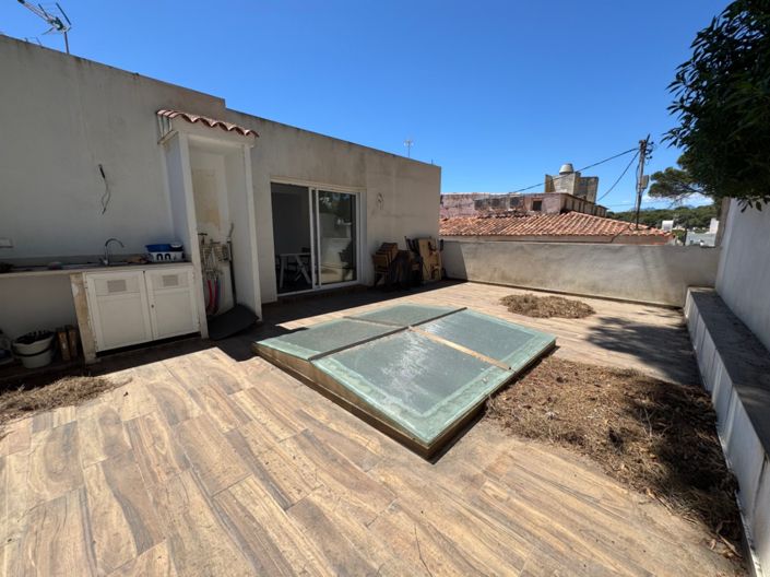 Image No.29-2 Bed Apartment for sale