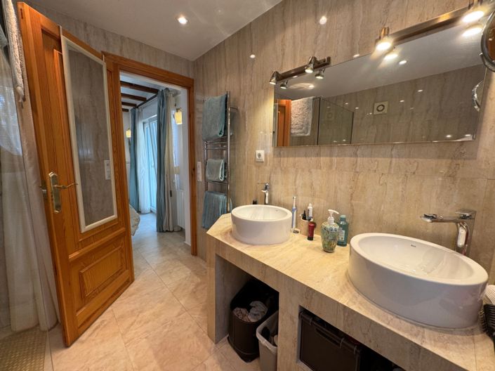 Image No.27-3 Bed Villa for sale