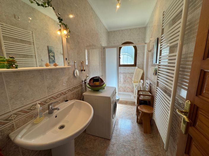 Image No.10-3 Bed Villa for sale