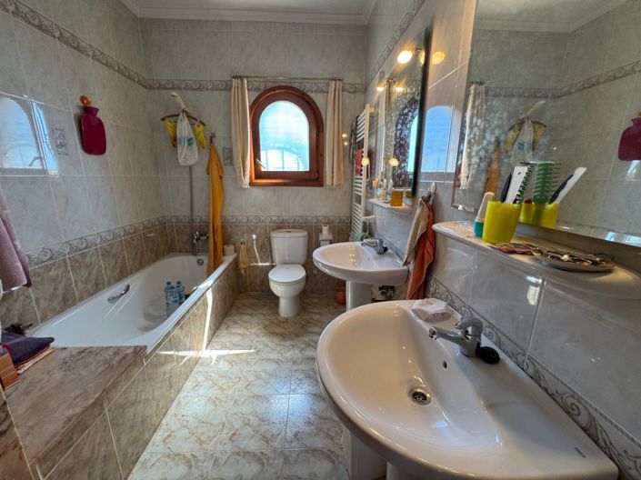 Image No.31-3 Bed Villa for sale