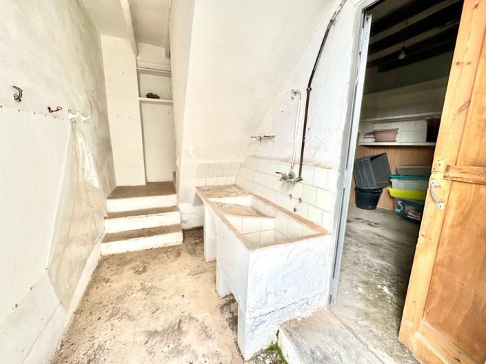 Image No.21-7 Bed Townhouse for sale