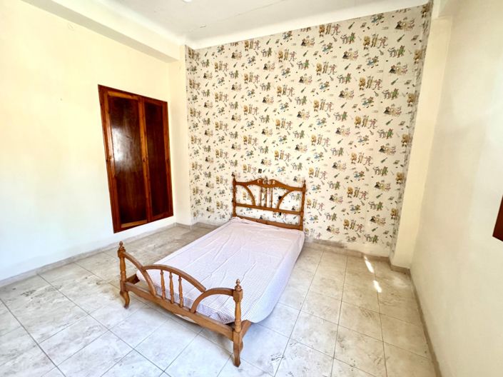 Image No.37-7 Bed Townhouse for sale