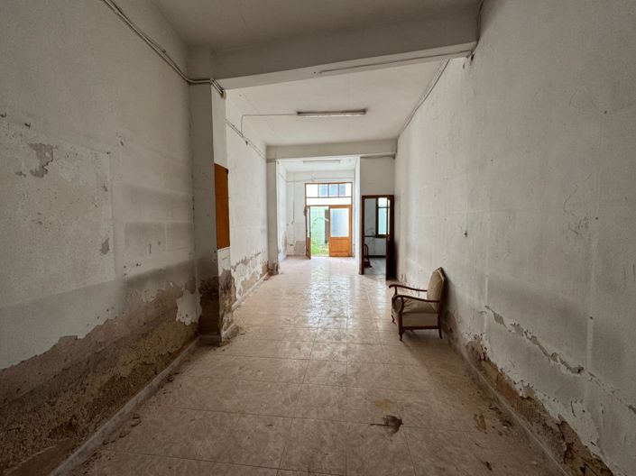 Image No.7-7 Bed Townhouse for sale