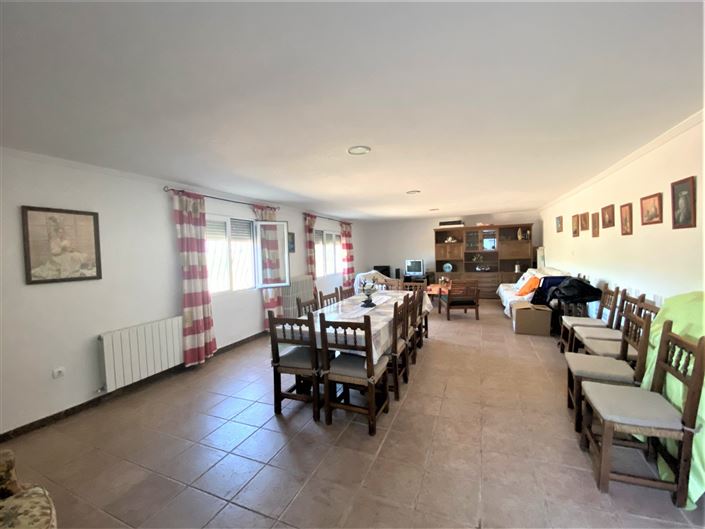 Image No.25-Maison de campagne de 4 chambres à vendre à Sax