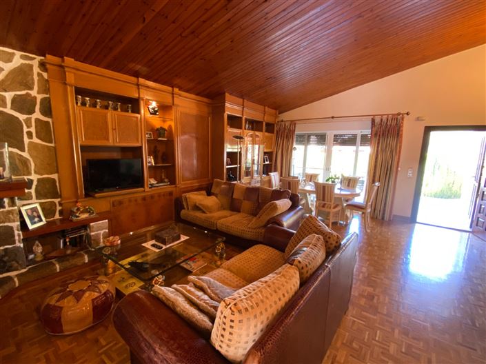 Image No.10-5 Bed Villa for sale