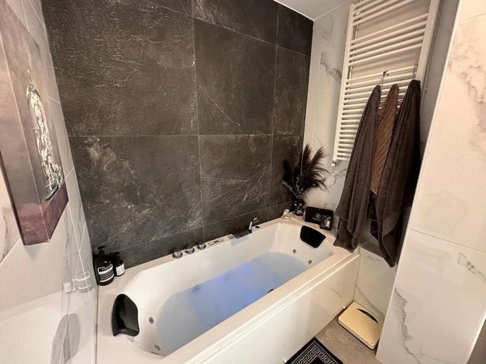 Image No.8-5 Bed Villa for sale